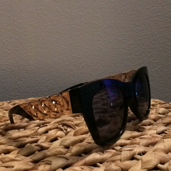 No Brand Accessories - Black w/Gold Chainlink Sunglasses
